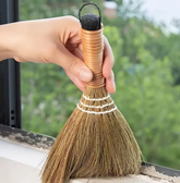 1pc Handmade Natural Miscanthus Straw Broom - Compact, High-Quality Tabletop and Balcony Cleaning Tool, Ideal for Home, Office, and Hotel Use